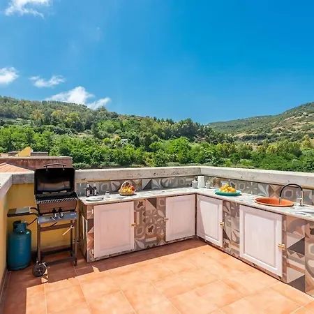 Terrace With Castle View Apartamento Bosa