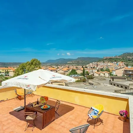 Terrace With Castle View Apartamento *